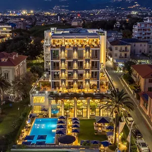 4* Hotel Excelsior