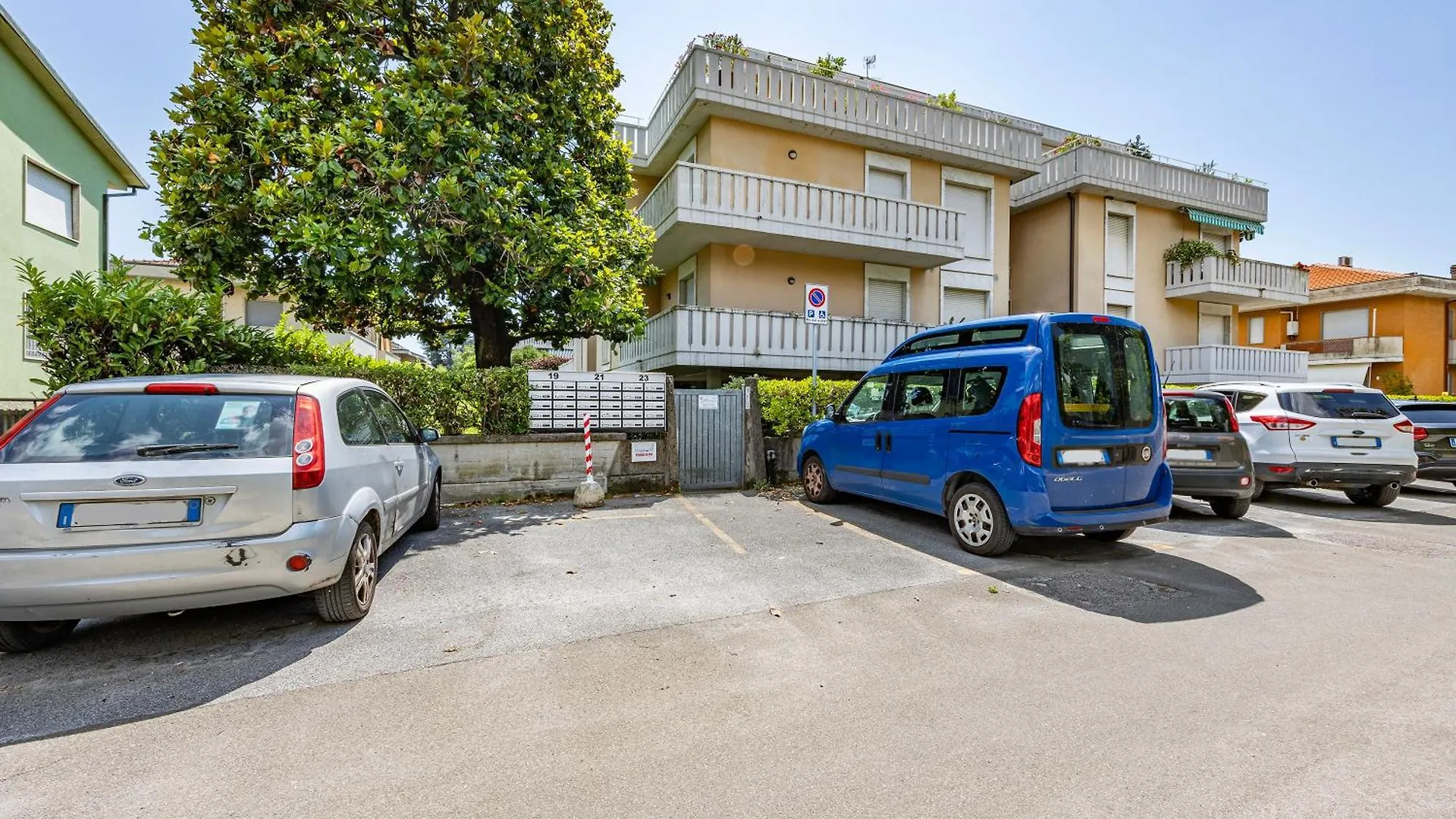 Casa Arno 500M From Beach - Happy Rentals Marina di Massa 0*,  Italy